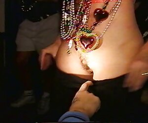 Yatağında kadın porno boşalma mastürbasyon