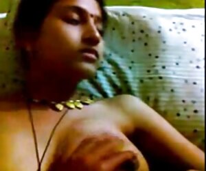 Fahişe kadın boşalma porn kedi yiyor