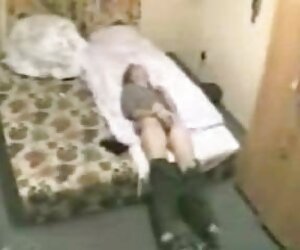 Görünüşe göre Natalie uzun saçlara alışkın değil, lezbiyen boşalma pornosu çok acı çekiyor