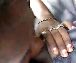 Cam lezbiyen porno boşalma üzerinde inanılmaz ve çok sarışın