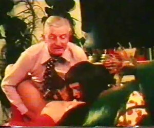 Şimdi Çömelme kızlarda boşalma porno 10