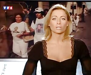 Sarışın kadın porno boşalma ile bir delik ve bir içinde the ağız