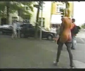 Plajda lezbiyen boşalması Susi ve Lisa,