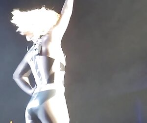 Çok yaramaz lezbiyen boşalma videosu üçlü