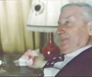 Siyah bebek seviyor için oturmak üzerinde lezbiyen bosalmasi bir chicken
